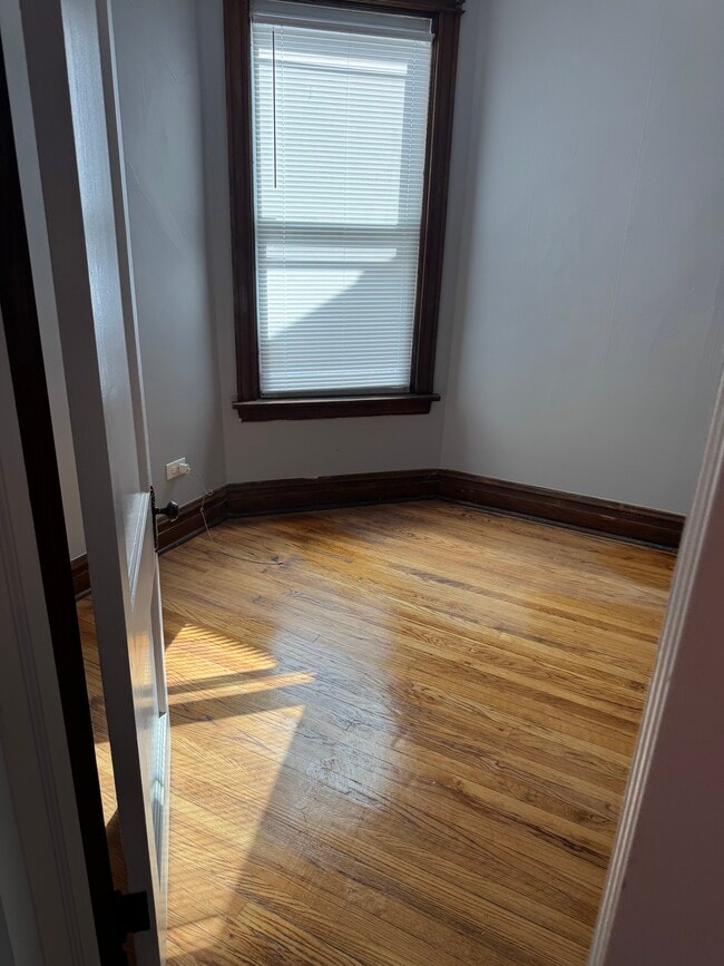 Photo - 6810 S Calumet Ave