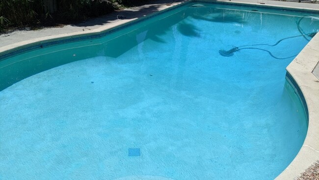 Photo - 23750 Hartland St