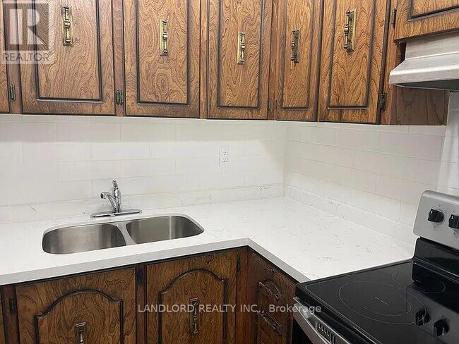 Photo - 73 Roncesvalles Ave Unit 2