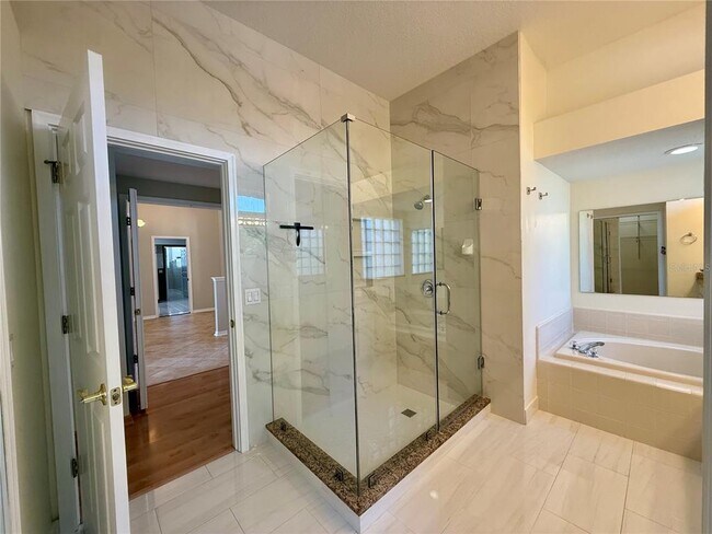 Photo - 2637 Shinoak Dr