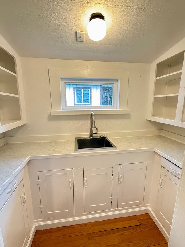 Photo - 918 Summit St Unit #C