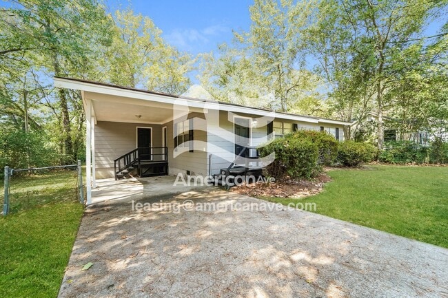 Photo - 2751 Glenn St