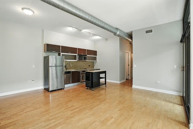 Photo - 684 W Wayman St