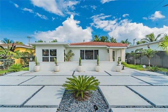 Building Photo - 1731 NE 172nd St