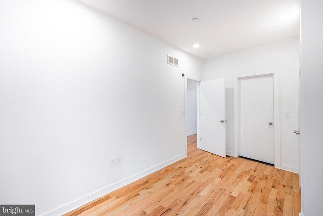 Photo - 1642 N Marshall St Unit 1