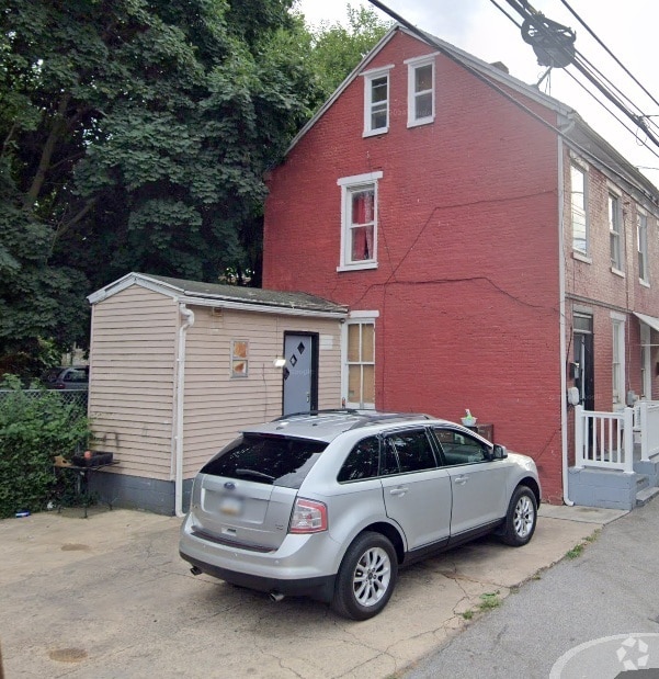 Building Photo - 218 E Gas Ave Rental