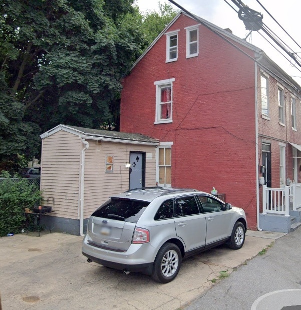 Building Photo - 218 E Gas Ave Rental
