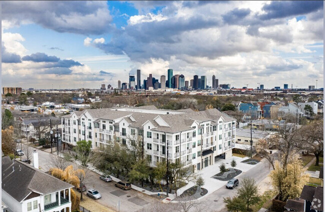 Building Photo - White Oak Highline Rental