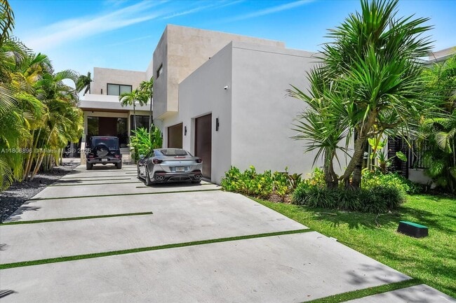 Photo - 715 NE 77th St Casa