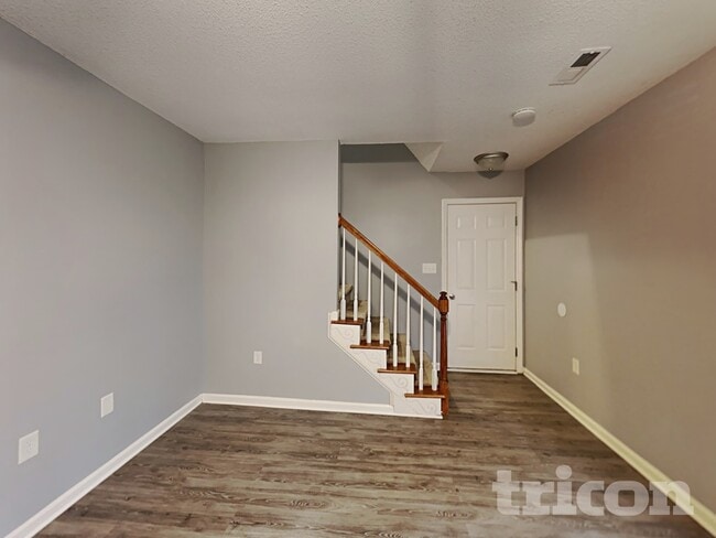 Photo - 7284 Green Meadow Ct