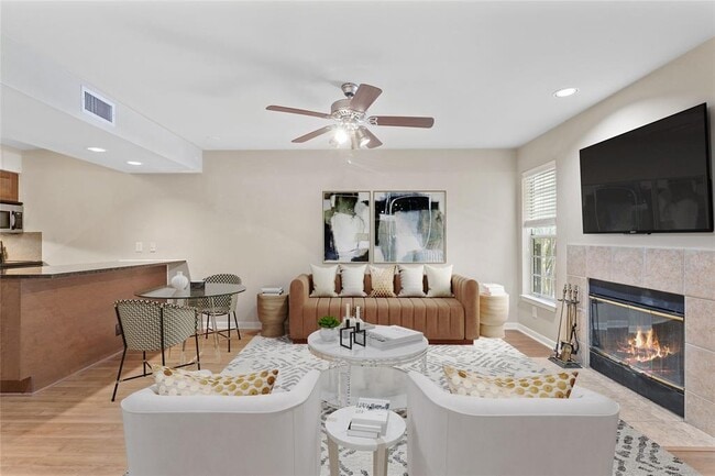 Photo - 7685 Northcross Dr Unit 423