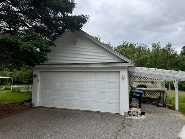 Photo - 4 Bedroom just minutes to Dartmouth