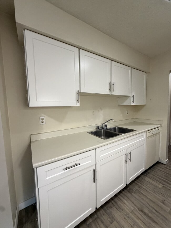 45598-45598 McIntosh Dr