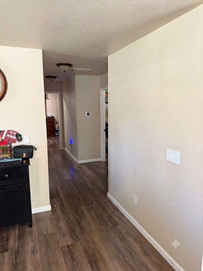 1761 Bay Ct