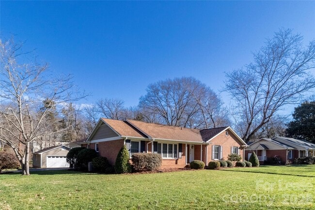 Photo - 6618 Castlegate Dr