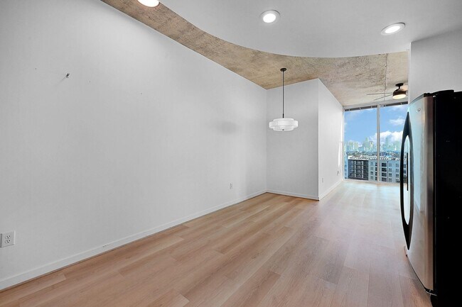 Photo - 5925 Almeda Rd Unit 10909