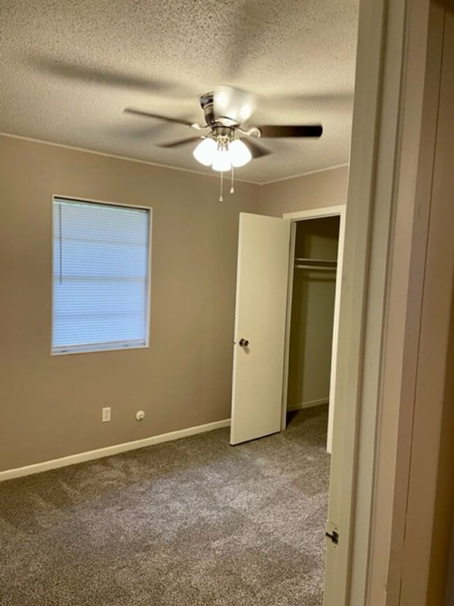 Photo - 410-412 N 6th Street Unidad 412 N. 6th Street