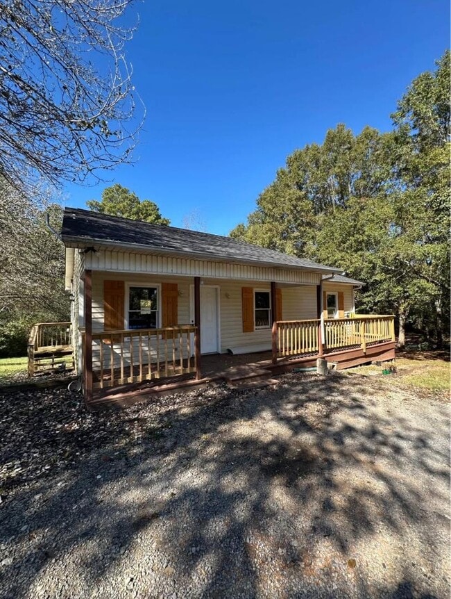 Photo - 180 Crestview Dr NW