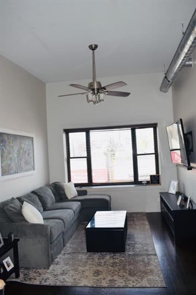 Photo - 7416-18 Madison Street Unidad 7418 Apt