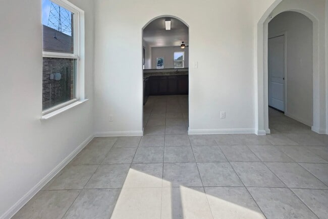 Photo - 163 Kennedy Dr