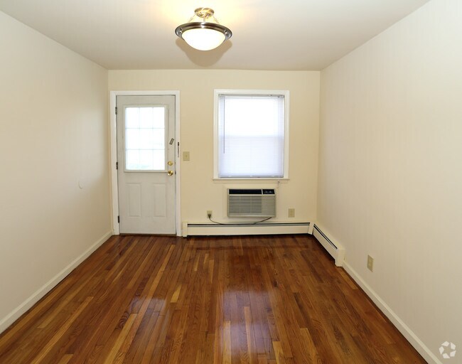 Kings Village Apartments Budd Lake, NJ