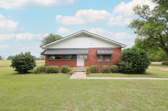 Building Photo - 7037 Lilly Rd