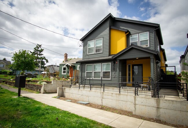 Building Photo - Stylish + Modern Corner 2-Bedroom Townhouse! Unit 06