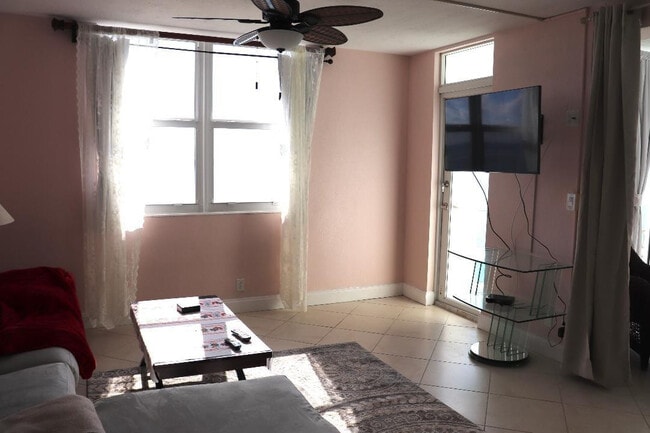 Photo - 3001 S Ocean Dr Unit 1011