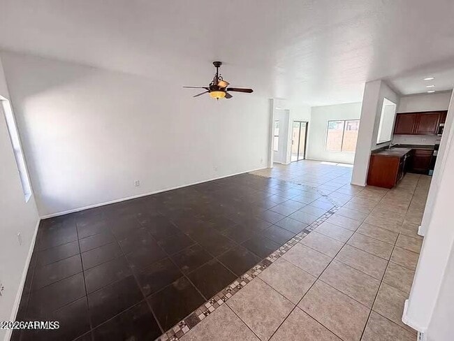 Photo - 934 E Overlin Dr