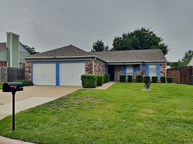 Building Photo - Charming One-Story with Bonus Sunroom & Backyard Retreat in Prime Summerfields Location!
