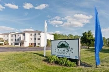 Photo - 3404 Queen Dr SW