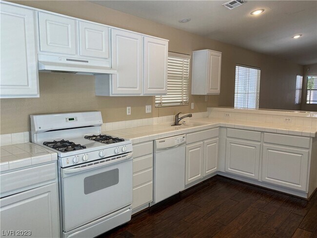 Photo - 2528 Stonequist Ave