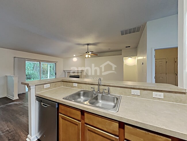 Photo - 10008 Lancashire Dr