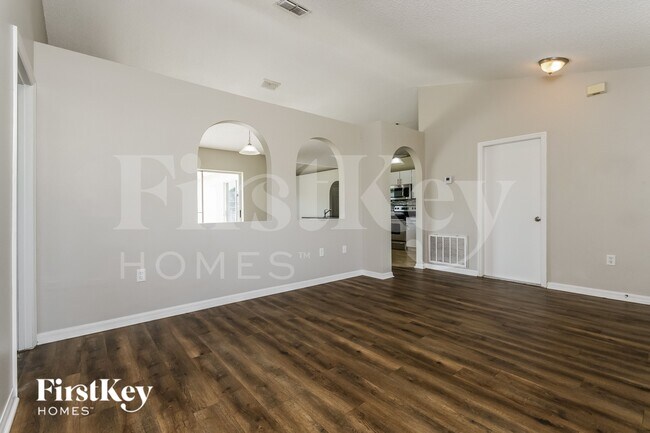 Photo - 817 Grantham Dr
