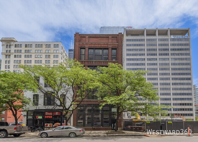 Building Photo - 321 S Jefferson St Unit 4