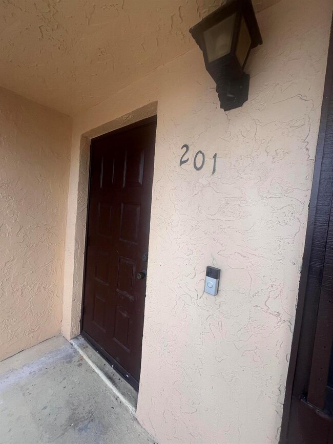 Photo - 5975 Forest Hill Blvd Unidad 201 Rental