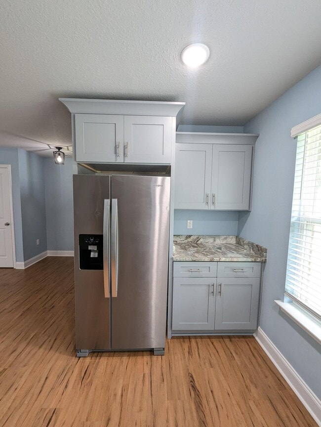 Photo - 2266 Paloma St