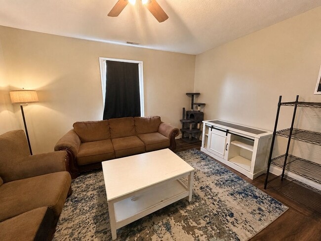 643 Golfview Dr
