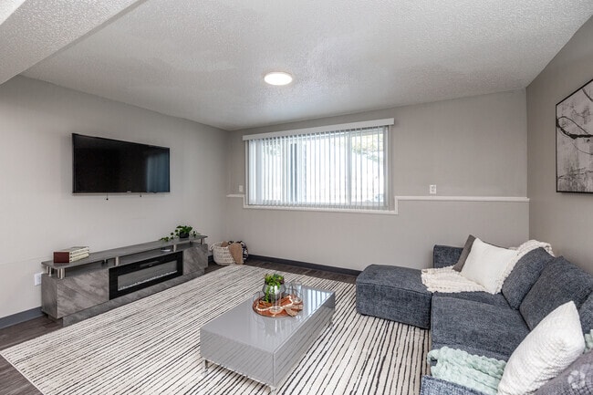 2BR, 1.5BA - 1,012SF - Living Room - Weston Park Apartments