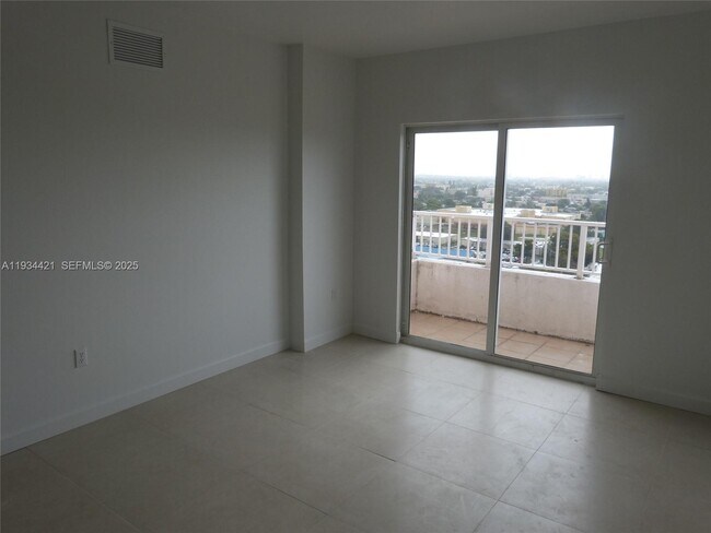 Photo - 2217 NW 7th St Unidad 902