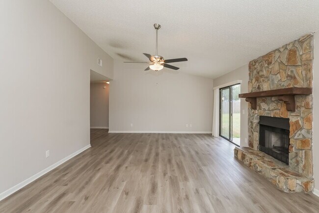 Photo - 936 Sunridge Point Dr