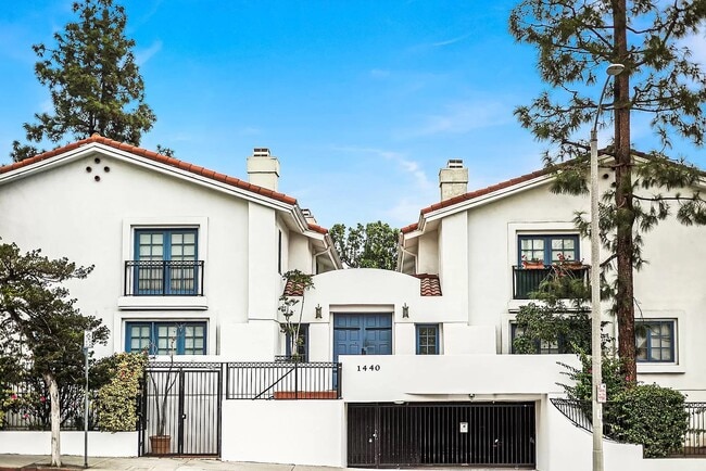 Building Photo - 1440 N Fairfax Ave Unit 111