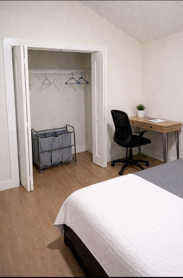 Photo - 801 E Knollwood St