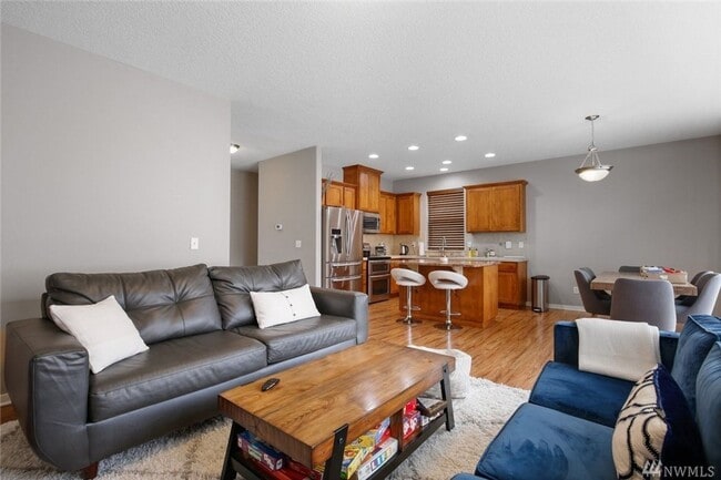 Photo - Beautiful 3BD Home Near Vancouver Mall! Open Floor Plan & Fenced Yard!