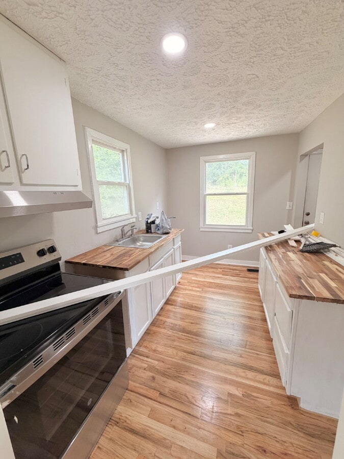 Photo - REAL HARDWOOD FLOORING