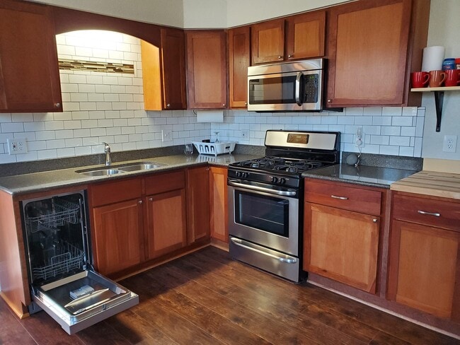 Cherry Wood Cabinets & Stone Counters - 1211 Pine St Unit Apt 2