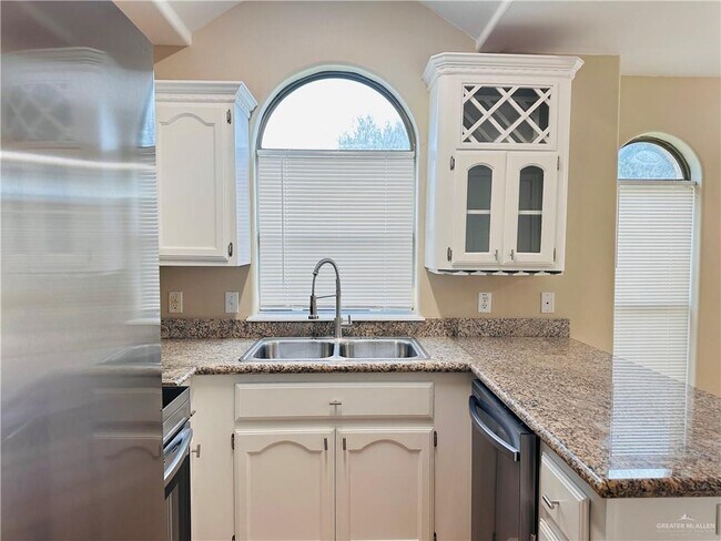 Photo - 14 West Dr Unit 4