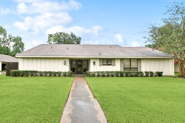 Building Photo - 12037 Oak Haven Ave