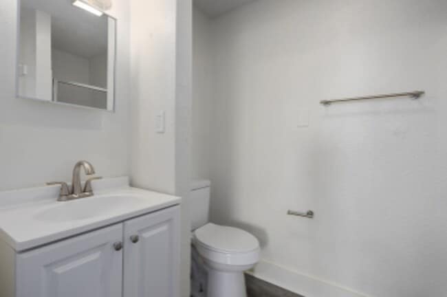 Photo - 204 E Franklin St