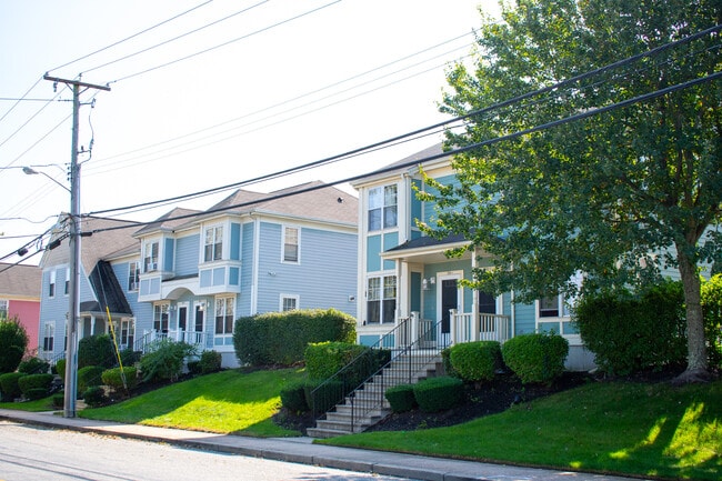 Newport Heights